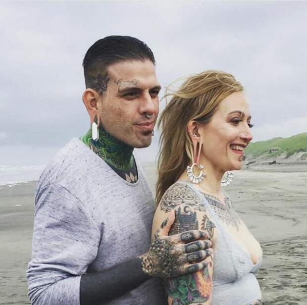 Люди, которые намеренно себя уродуют (26 фото)