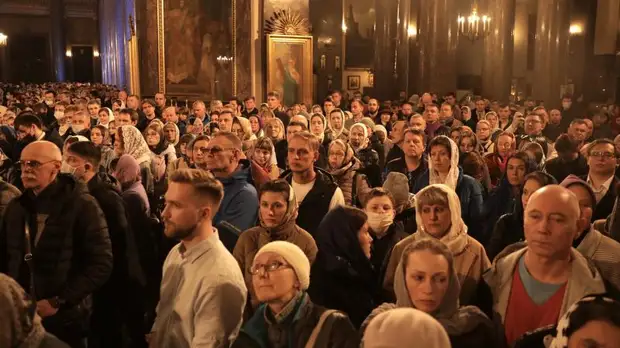 «Мы преодолеем все испытания»: Беглов поздравил петербуржцев с праздником Пасхи