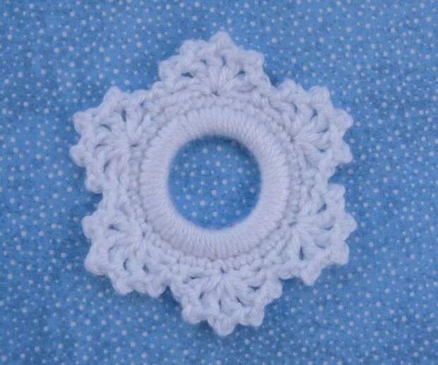 Whiskers & Wool: Lacy Snowflake Ring Ornament