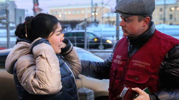 Узбекистан потребовал от России уважения к мигрантам в ходе рейдов