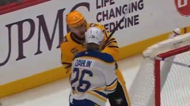 Малкина довели в Америке — он грязно ударил соперника клюшкой по шее! Русскую звезду ждет большая дисквалификация?