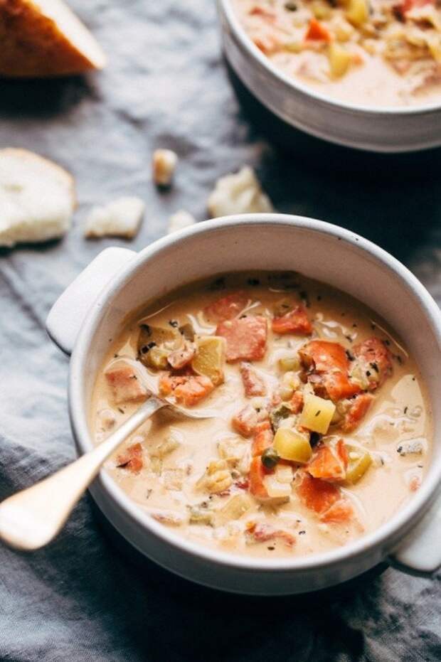 Сливочный суп с беконом и семгой. / Фото: pinterest.ru
