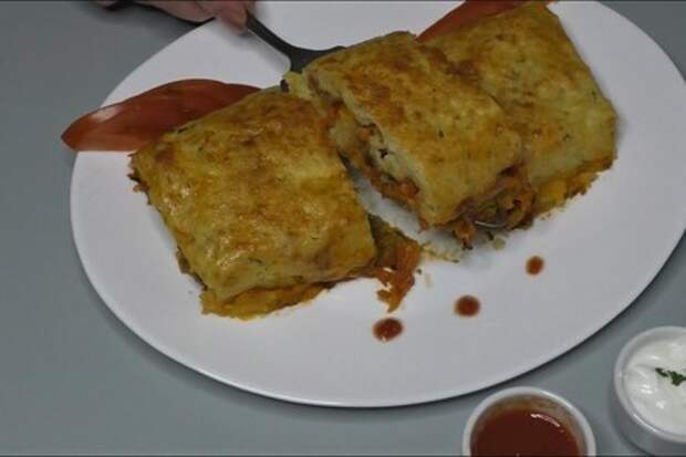 Рулет картофельный с овощной начинкой