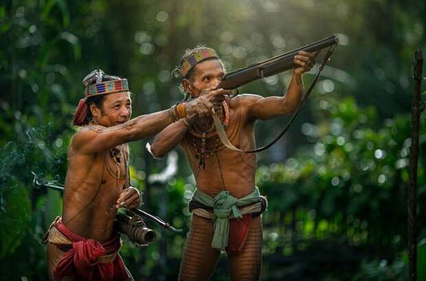 Как живет индонезийское племя, до которого до сих пор не дошла цивилизация 