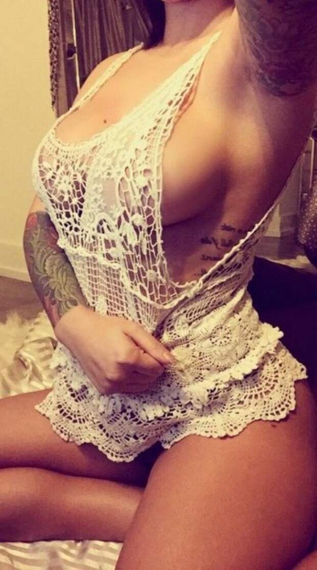 Откровенные снимки девушек в стиле sideboob (30 фото)