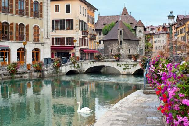 https://www.orangesmile.com/common/img_cities_original/annecy--1407760-4.jpg