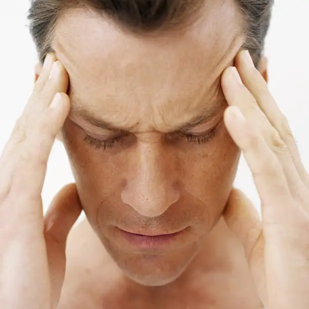 Лоб тер. Головная боль. Головная боль мужчина. У человека болит голова. Изображение головной боли.