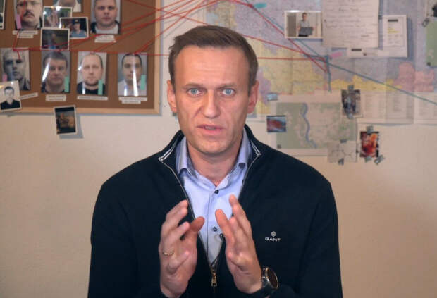 Вместо «кому он нужен» Навального теперь считают «врагом России»