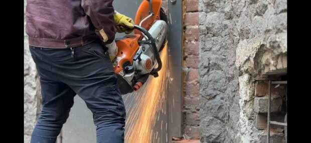 В ККИ прокомментировали ситуацию со сносом ТЦ у "Приморской"