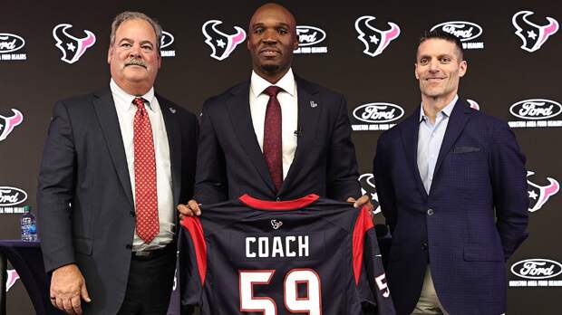 DeMeco Ryans, Cal McNair, Nick Caserio