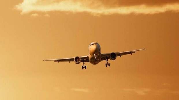 Вылетевший из Киева самолет не смог приземлиться в Одессе из-за тумана