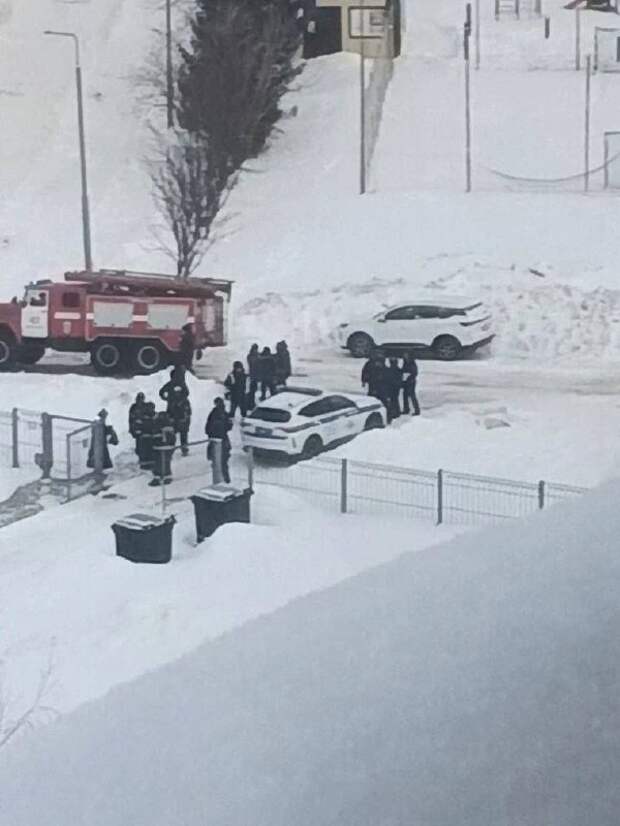 ‼️🇷🇺🏴‍☠️Юный отморозок с ножом ворвался в лицей в Татарстане и напал на уборщицу