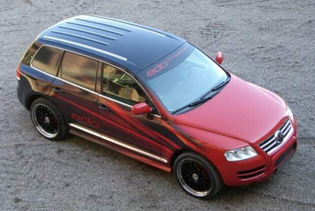 Тюнинг Volkswagen Touareg красный