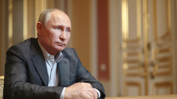 Путин возьмёт паузу: Послание Федеральному собранию отложили. Что говорят в Кремле?