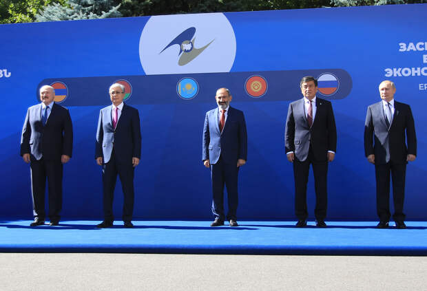 Пашинян прилетел не зря? В Кремле ответили на вопрос о возможном выходе Армении из ЕАЭС