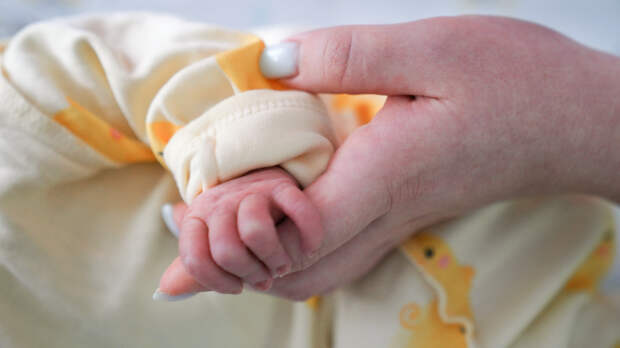 Названы самые популярные имена новорожденных в России