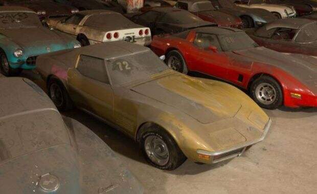 corvette_garage_22