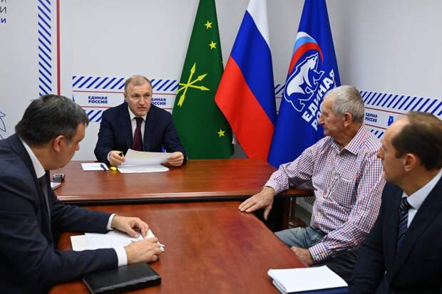 Глава Адыгеи провел личный прием граждан