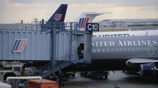 Reuters: United Airlines отменит часть рейсов из-за роста цен на энергоносители