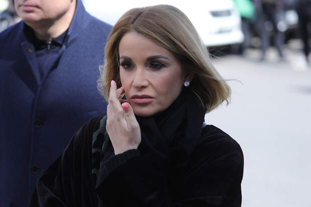 Ольга Орлова забрала дочь и покинула Россию на фоне слухов о разводе