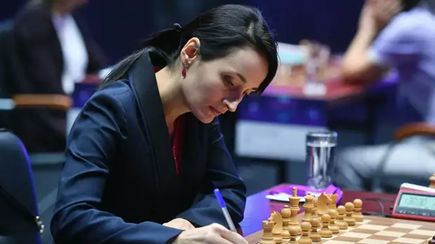 Россиянка Лагно лидирует после первого игрового дня на ЧМ по блицу