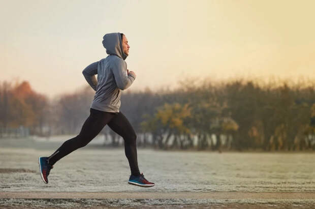 Врач раскрыл причины появления головной боли после тренировок