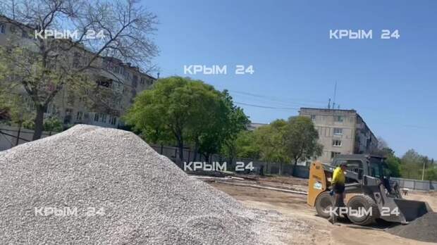 Сквер памяти погибшим в результате взрыва жилого дома благоустраивают в Евпатории