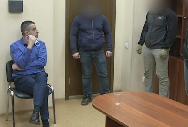 Задержанный консул Украины Александр Сосонюк (слева)