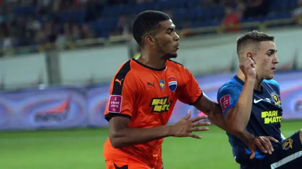 РПЛ изменила гражданство Мампасси с украинского на российское