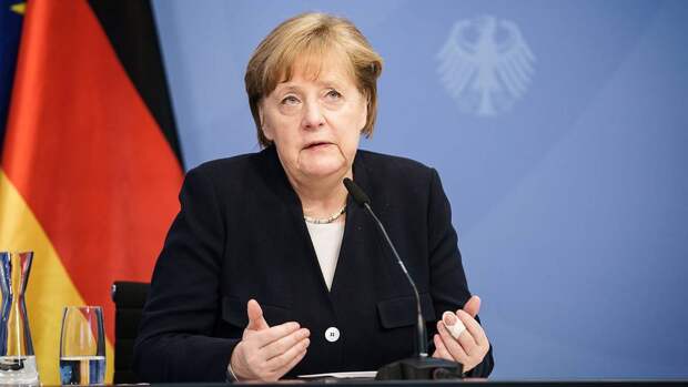 «Мамочка обо всем позаботится»: немецкий эксперт назвал секрет популярности Меркель
