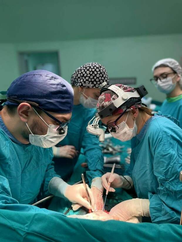 Детство может быть и таким: тюменка пошла в школу после шестилетней комы