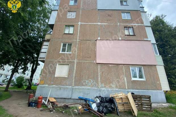 Прокуратура начала проверку после падения рабочего с крыши пятиэтажки в Новомосковске