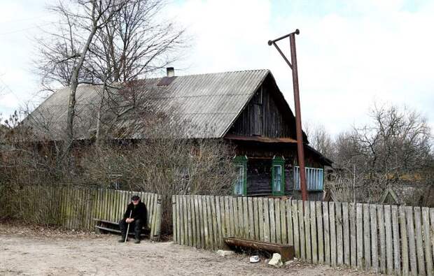 Жизнь в зоне отчуждения Чернобыльской АЭС (19 фото)
