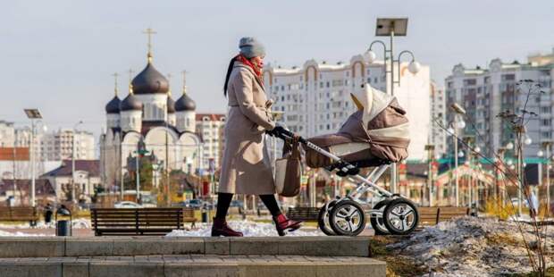 Собянин упростил порядок получения социальных выплат семьями с детьми.Фото: Е. Самарин mos.ru
