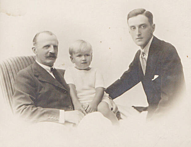 Николай с отцом и дедом