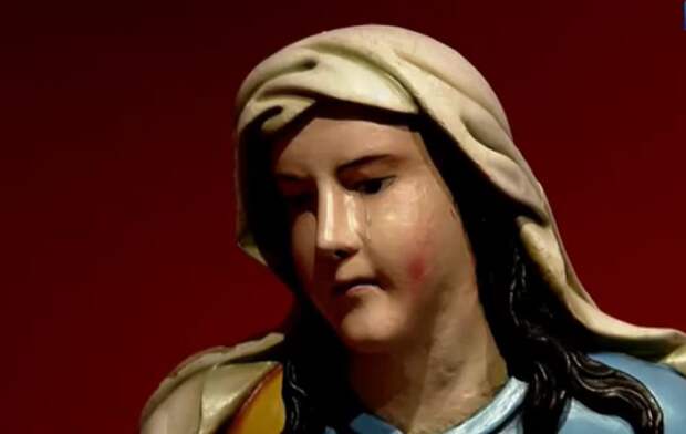 В Манеже Нижегородского кремля открылась выставка деревянных скульптур «Собор Святых»