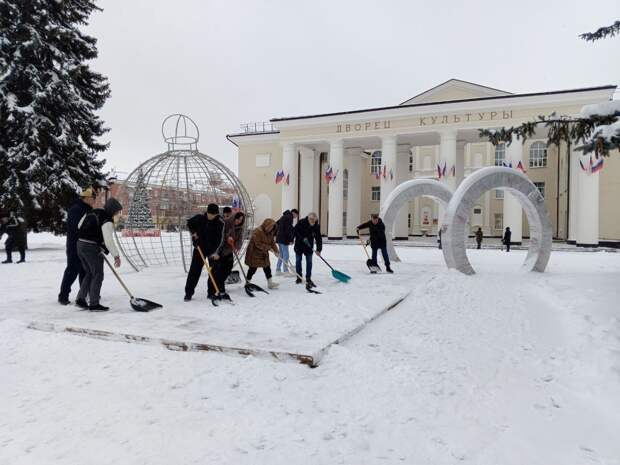 Власти Алексина в ответ на претензии об уборке города: В регионе выпало рекордное за 70 лет количество снега