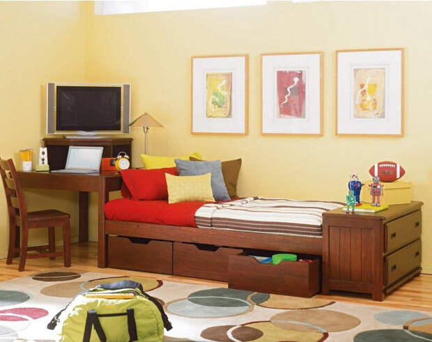 Пример мебели для детской комнаты из дуба