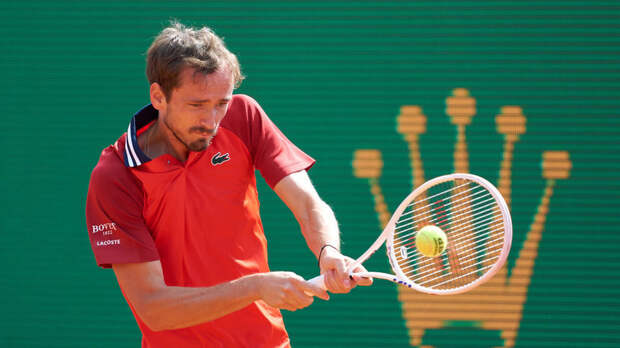 Медведев победил Арнальди и вышел в третий круг «Мастерса» в Мадриде