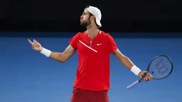 Хачанов не смог выйти в 1/4 финала теннисного турнира в Роттердаме