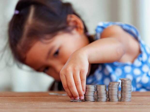 Детские выплаты в России повысятся с 1 апреля, — эксперт