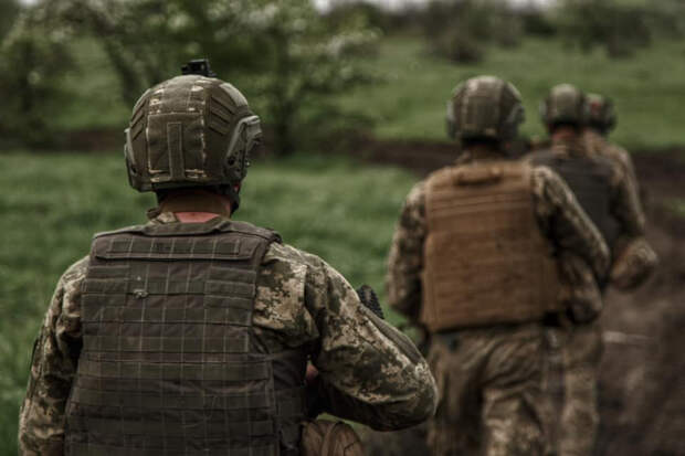 «АиФ»: В Волчанске солдаты ВСУ выползают из щелей и сдаются