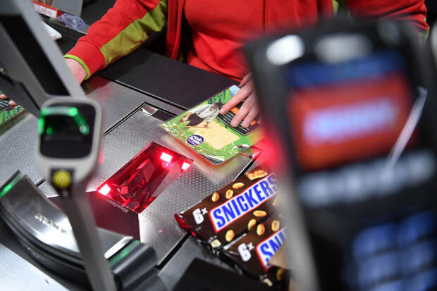 РИА: продавцы магазинов в Лондоне покупают российские Snickers у оптовиков