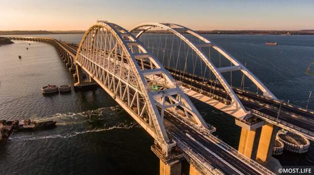 Украинцы обрадовались шансу прокатиться на поезде по Крымскому мосту
