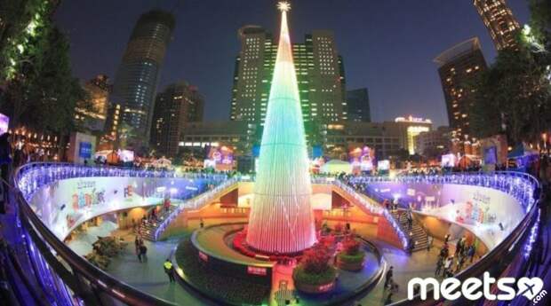 bright christmas tree, Taipei lights on the tree