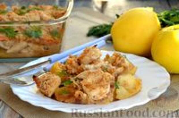 Фото к рецепту: Крамбл с курицей и яблоками в пряном соусе