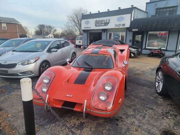Несуразная реплика гоночного Porsche 917 ищет нового владельца