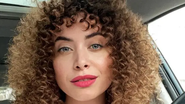 Встретил с цветами: Наталья Фриске показала отца своего новорожденного ребенка