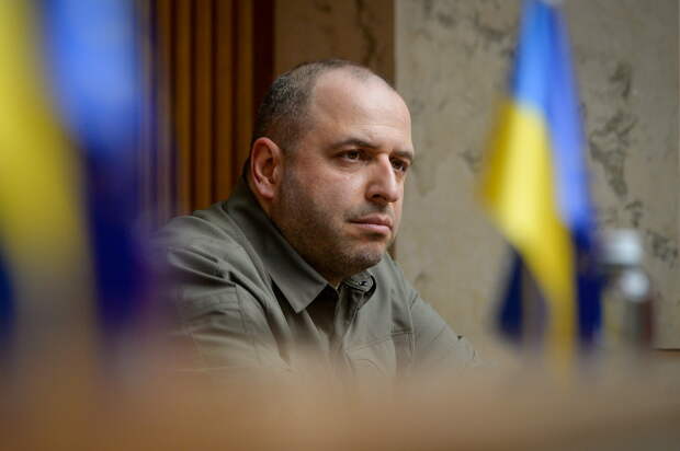 «Цензор»: Умеров может уйти с поста главы Минобороны Украины