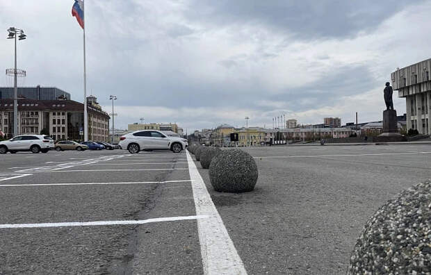 В Туле на площади Ленина с 10 июня снова заработала парковка